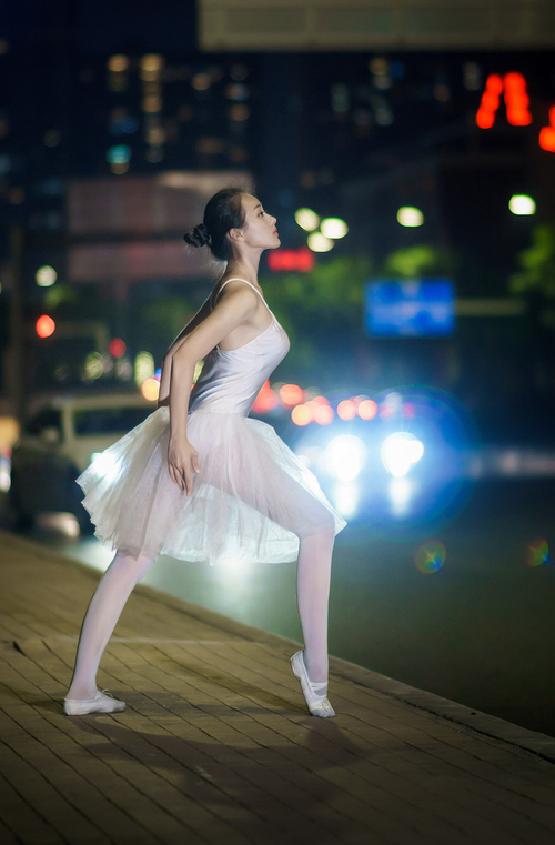 克罗地亚骑手吉塔·日特科维奇荣获2024年最佳障碍赛骑手奖,表彰其卓越表现。