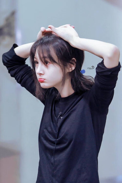 自由泳转身蹬壁动作对比分析,自由泳转身慢动作示范